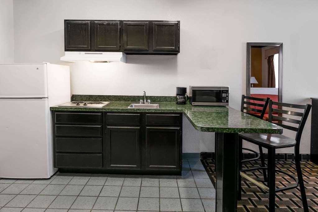Days Inn & Suites By Wyndham Dfw Airport South-Euless Quarto foto