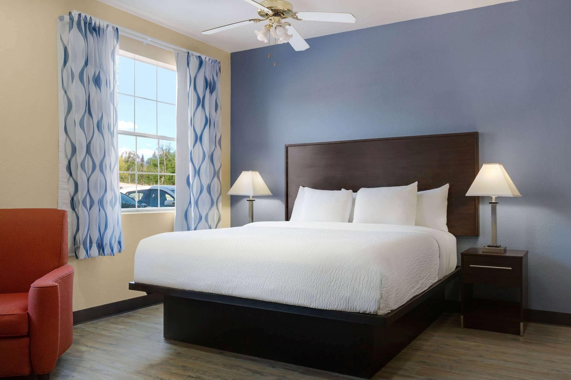 Days Inn & Suites By Wyndham Dfw Airport South-Euless Exterior foto